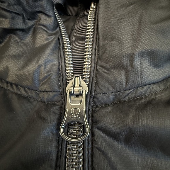 Lululemon Down for a Run Vest Black Goose Diamond Quilted Puffer Run Jacket 6 - Picture 5 of 12